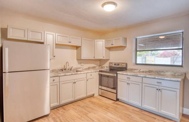 1021 S M Street, Lake Worth Beach, FL 33460 photos photos