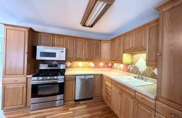 76 Trottingham Ct photos photos 76 Trottingham Ct photos photos