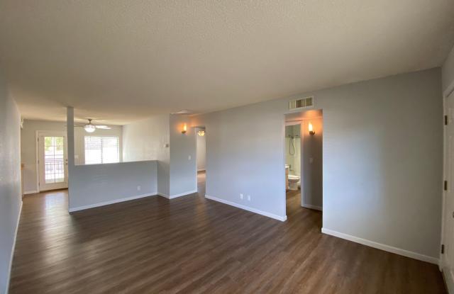 2 Bedroom 2 Bathroom Town Home Gallery 3