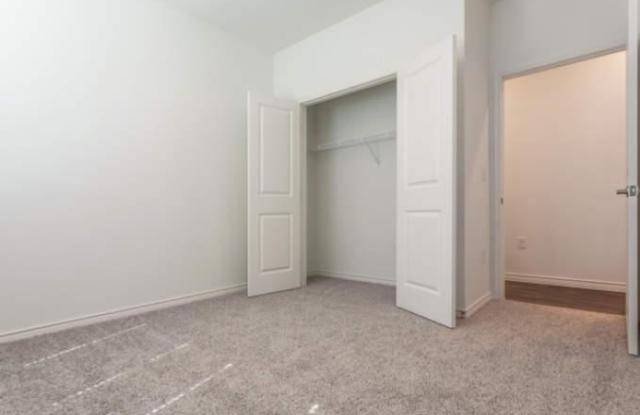 6689 McKinney Falls Pkwy Gallery 2