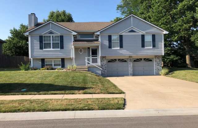 1912 Southeast 7th Street - 1912 7th Street, Lee's Summit, MO 64063