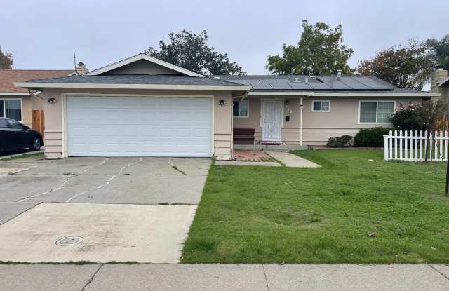 Ideal 4br/2ba single story with chefs kitchen - 723 Clinton Drive, Stockton, CA 95210