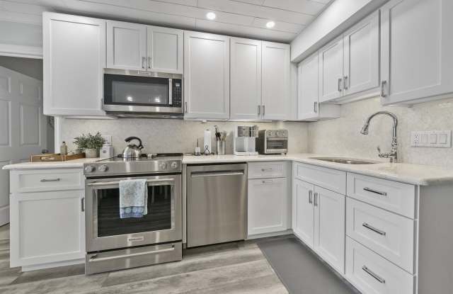 1257 Huntington Dr Gallery 2
