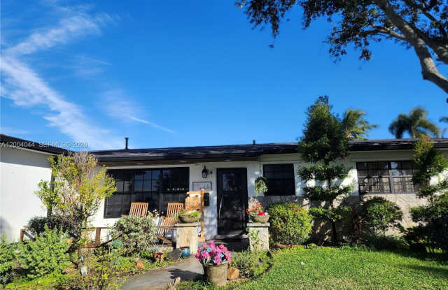 2251 NW 87th Ter photos photos