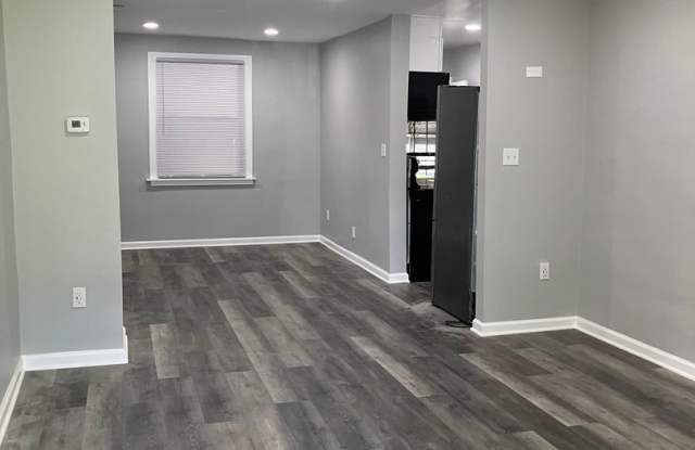 Beautifully Updated 2-Bedroom Home with Central A/C & Off-Street Parking – Baltimore, MD Gallery 3