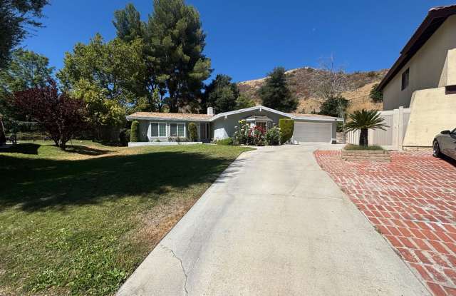 3 Bedroom Single Story Home for Rent in Newhall. photos photos