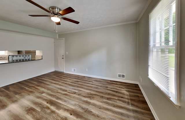 10149 Carlton Trl NW Gallery 4