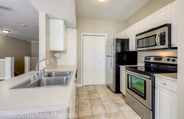 11611 Tomahawk Creek, Unit I Gallery 4