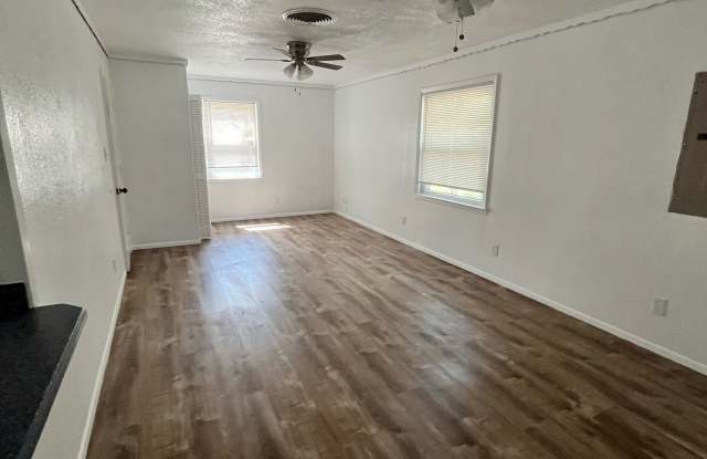 110 Leighton Drive Gallery 4