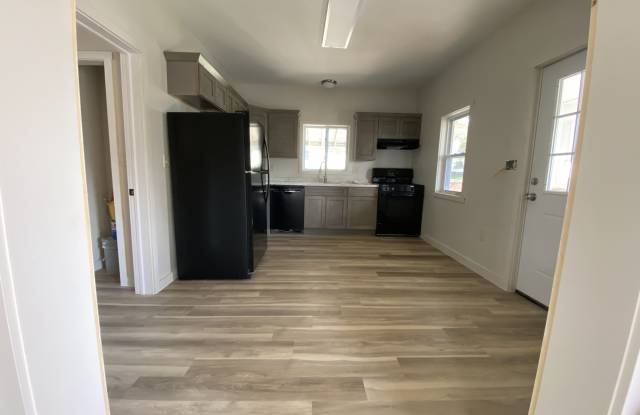 19 2nd St - 19 2nd Street, South Glens Falls, NY 12803