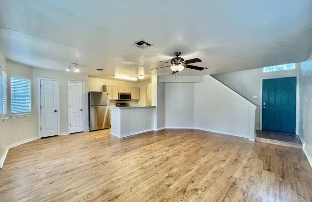 3 Bedroom, 3.5 Bathrooms - 2 Car Garage - Private Backyard photos photos