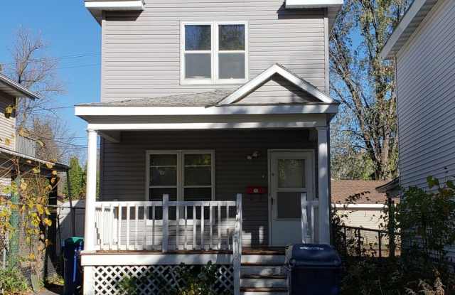 3 Bed 1.5 Bath Single Family Home in Wausau photos photos