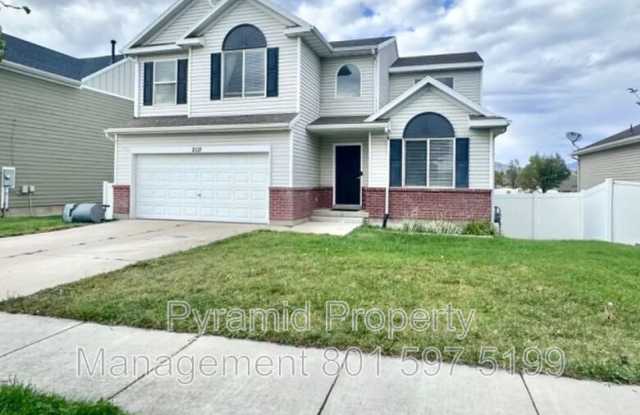 2113 E Hawthorne St photos photos