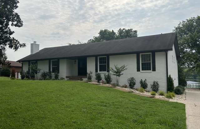 1062 Edgewater Cir - 1062 Edgewater Circle, Sumner County, TN 37066