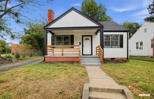 Charming 3BR House in Hampton Gallery 3
