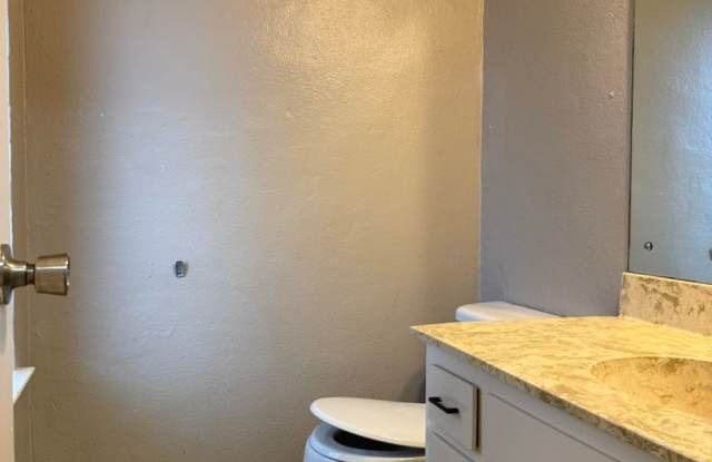 Welcome home to 11814 Song St! Gallery 4