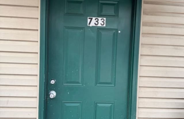 Sevierville 37862 - 2 bedroom, 1 bath apartment - Call Linda Meese (865) 591-6004 photos photos