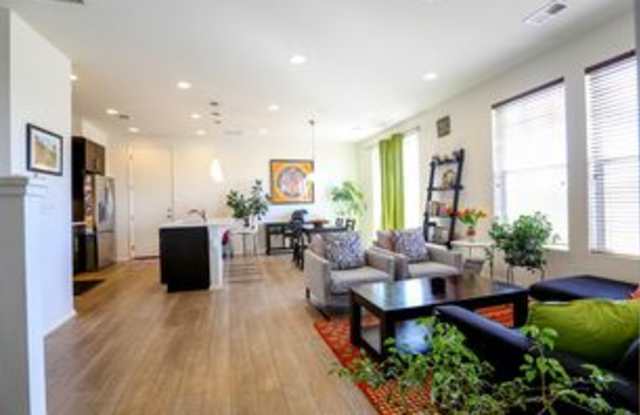 2606 Iola St Gallery 2
