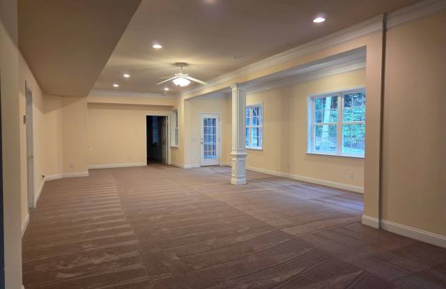 1 bedroom basement apartment Gallery 4