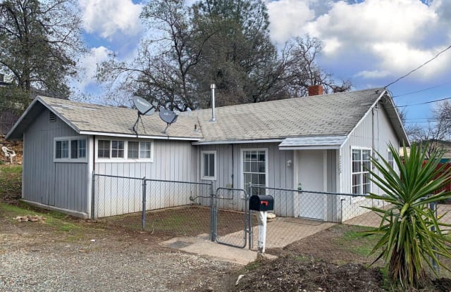 2220 Tehama Street - 2220 Tehama Street, Redding, CA 96001