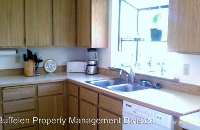 2202 V St NW - Brunelle Gallery 3