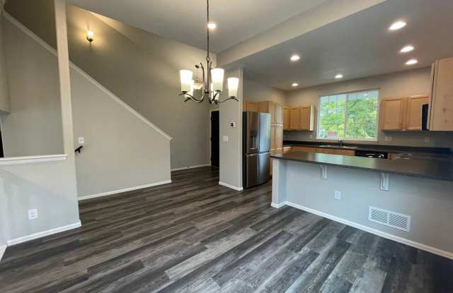 Beautiful, light-filled home for rent in sought-after Heron Pointe in Berthoud, CO Gallery 4