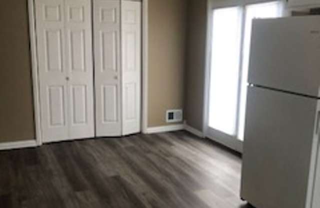 3 bedroom, 2 bath house for rent! $1300 per month Gallery 4