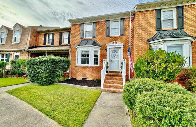 Available 11-14-25! Lakefront Townhome w/2 Primary Suites! Pet-Friendly! All Appliances Convey! photos photos
