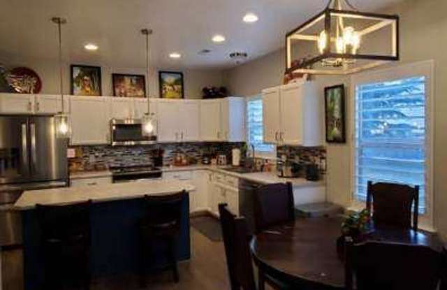 1438 W Stone Meadow Dr Gallery 4