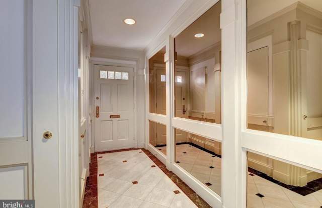 3057 Q STREET NW Gallery 3