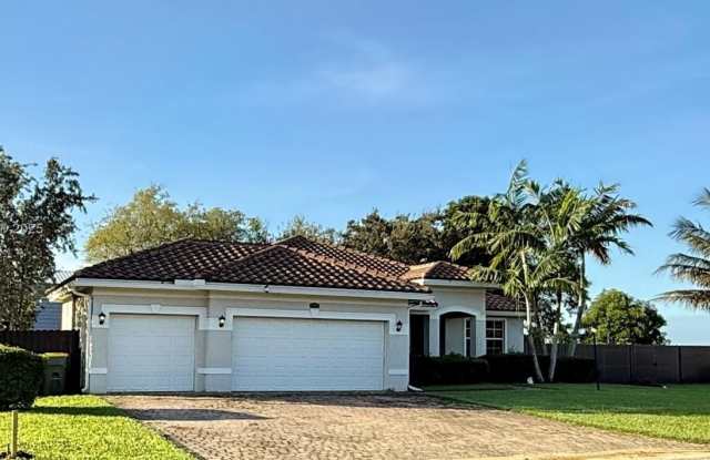 1740 NW 21st St photos photos