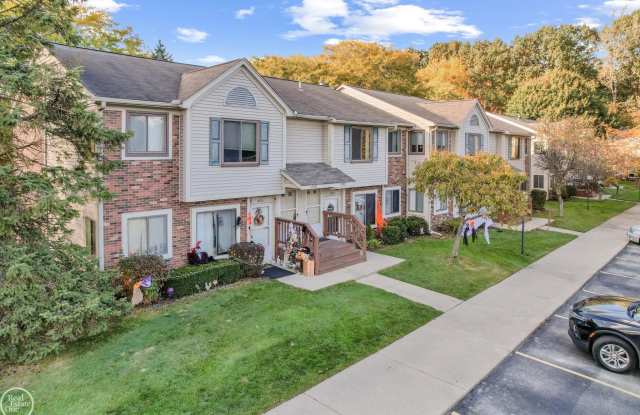 27715 Harrison Woods - 27715 Harrison Woods Lane, Macomb County, MI 48045