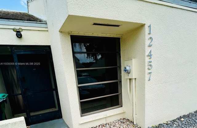12457 SW 147th Ter photos photos