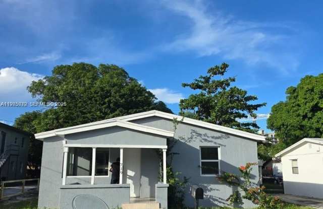 719 21st St photos photos