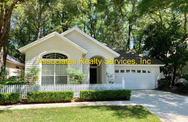 3 Bed/2 Bath, On the Golf Course in Haile Plantation-Chickasaw Way! photos photos