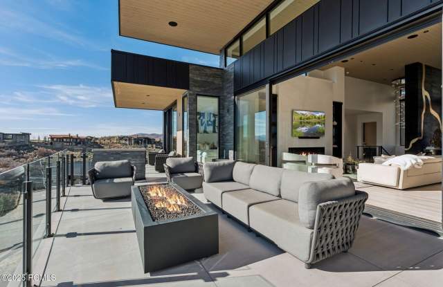 3404 E Wapiti Canyon Road Gallery 4