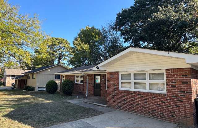 Updated 3 Bed / 1.5 Bath with Bonus Room! Gallery 1