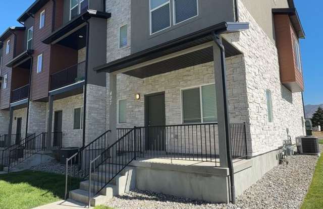 4 Bed | 4 Bath Modern Townhome in Tooele — 11/05/2026 Gallery 1