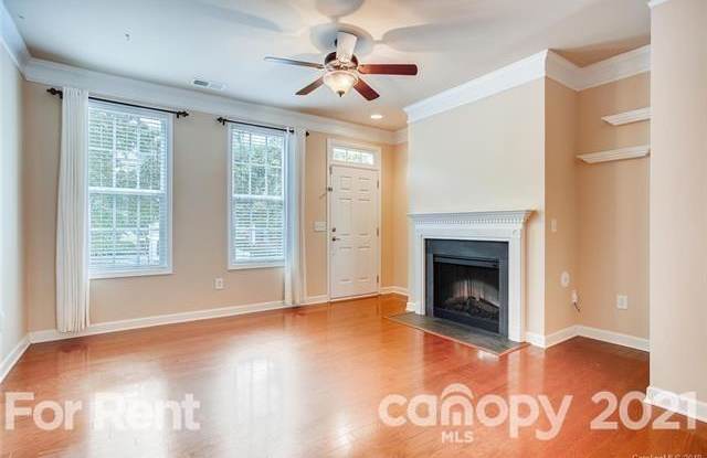 9806 Longstone Lane Gallery 4