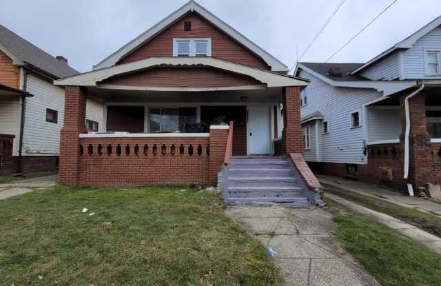 South Broadway 4 Bed 2 Bath Bungalow photos photos