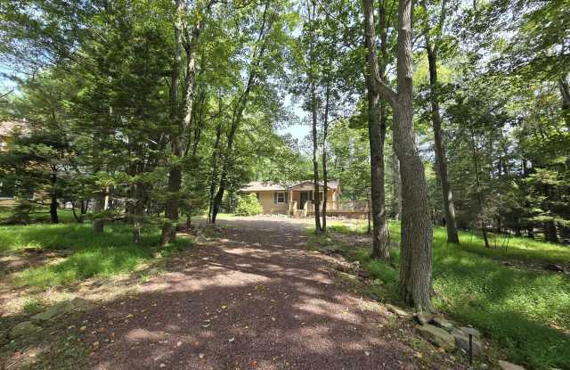 156 Pineknoll Drive Gallery 2
