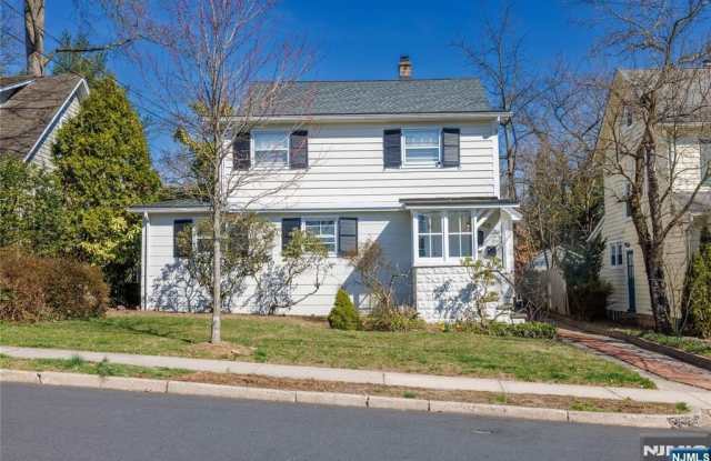 143 Sunset Lane A photos photos