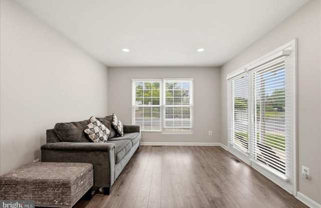 13118 HEARTHSIDE Lane Gallery 2