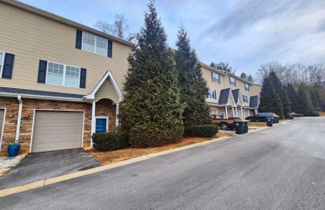 Well Maintained Woodfin Townhouse Rental! photos photos Well Maintained Woodfin Townhouse Rental! photos photos