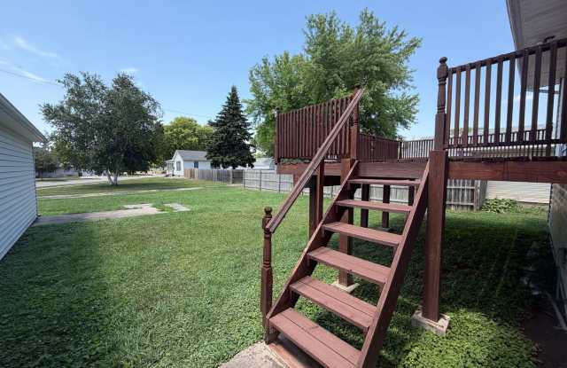 $2300 - 3 Bed 1.5 Bath Home in Riverside Gallery 4