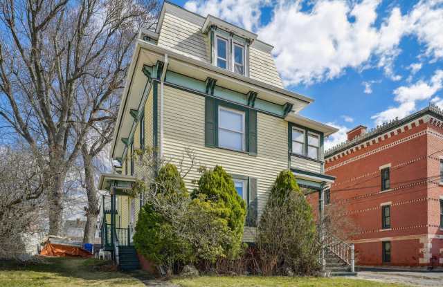 34 Spring Street - 34 Spring Street, Bristol, CT 06010