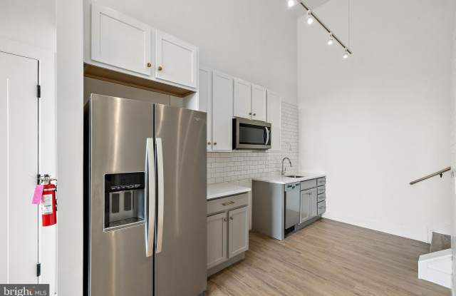 15 GIRARD STREET photos photos