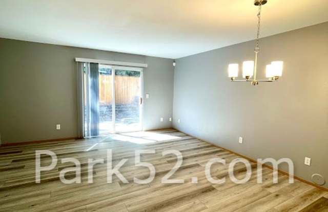 $250 Off the First Full Month!  2 Bedroom University Place Townhome Gallery 2