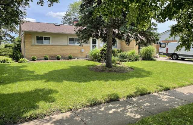 1087 Leahy Circle E Gallery 1