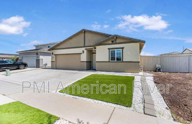 1355 Dusty Maiden Dr - 1355 Dusty Maiden Drive, Plumas Lake, CA 95961